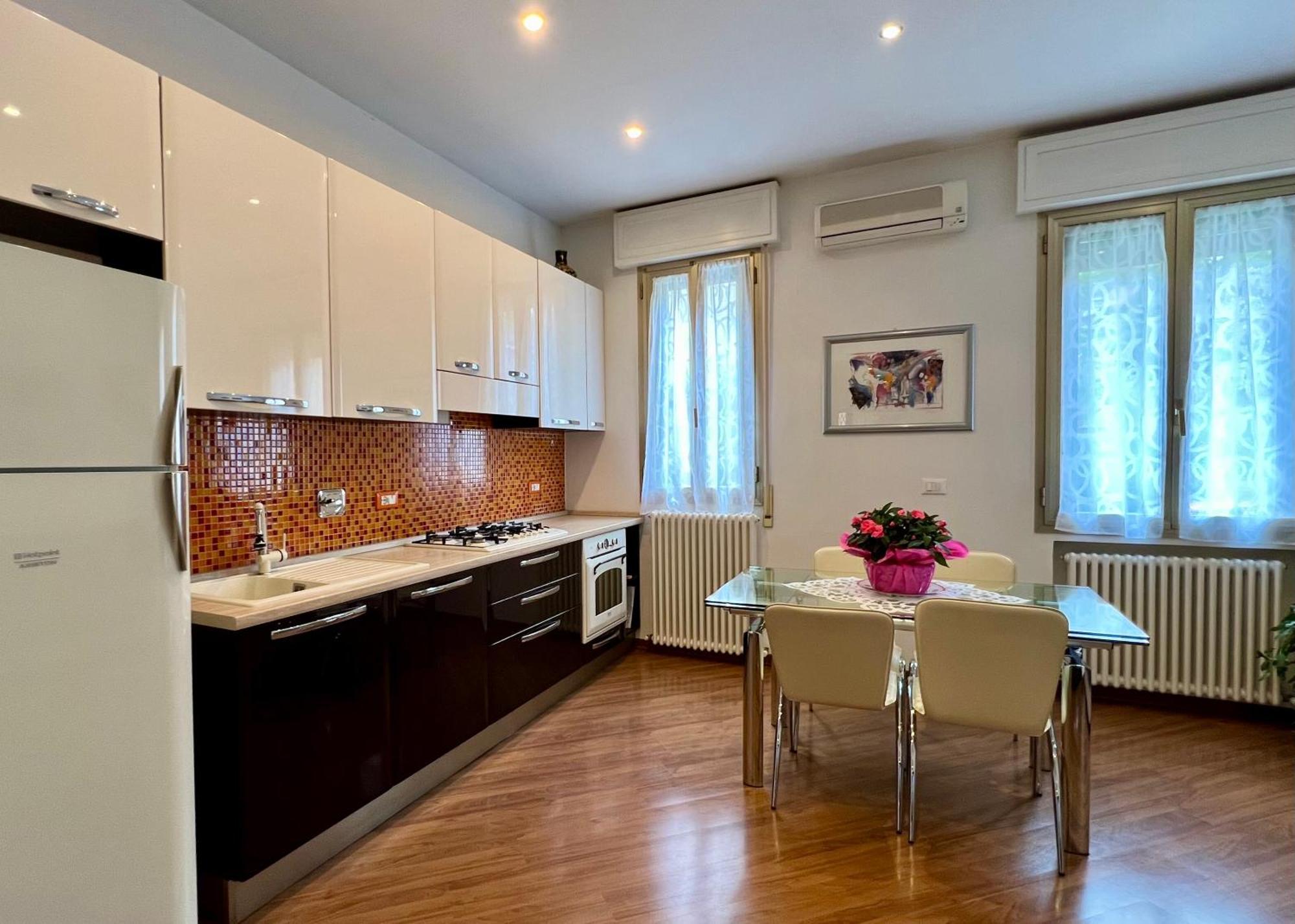 Charming Apartment Near Saragozza Bolonha Exterior foto